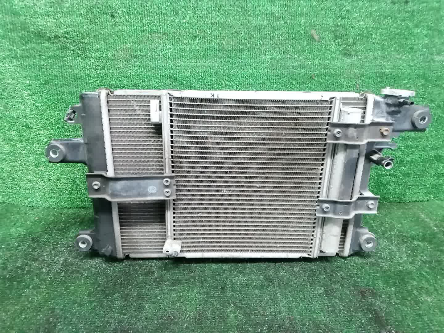 Радиатор основной DAIHATSU HIJET TRUCK S211P KF 31675 2 ракурс