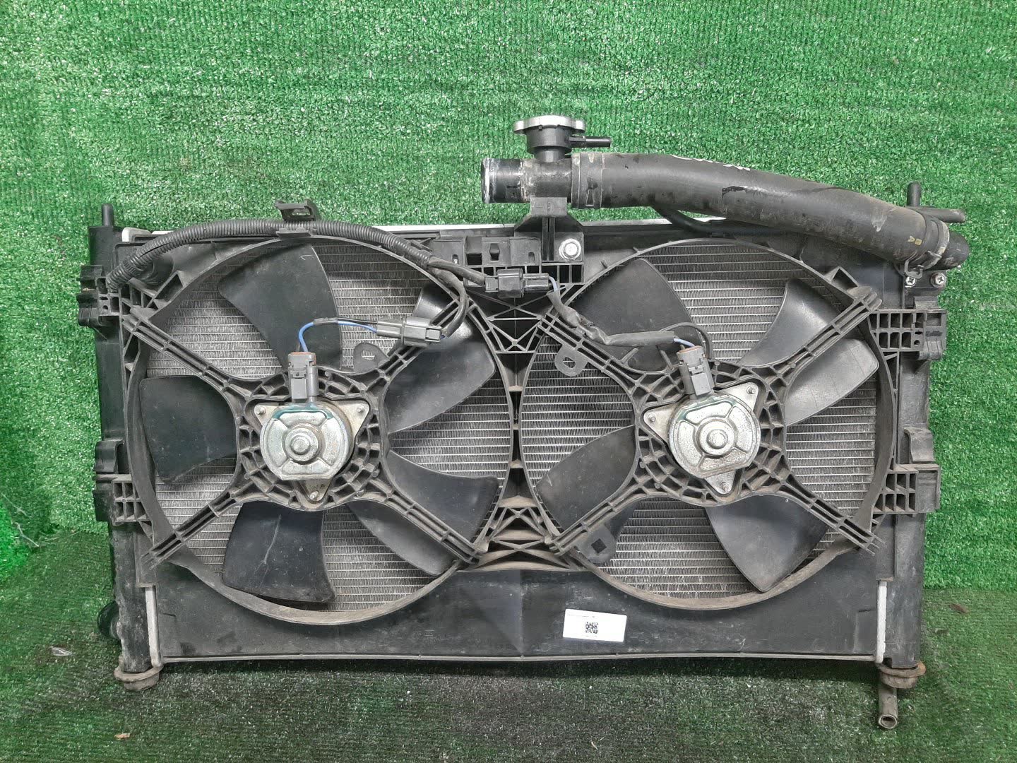 Радиатор основной MITSUBISHI OUTLANDER CW5W 4B12 31880 1 ракурс