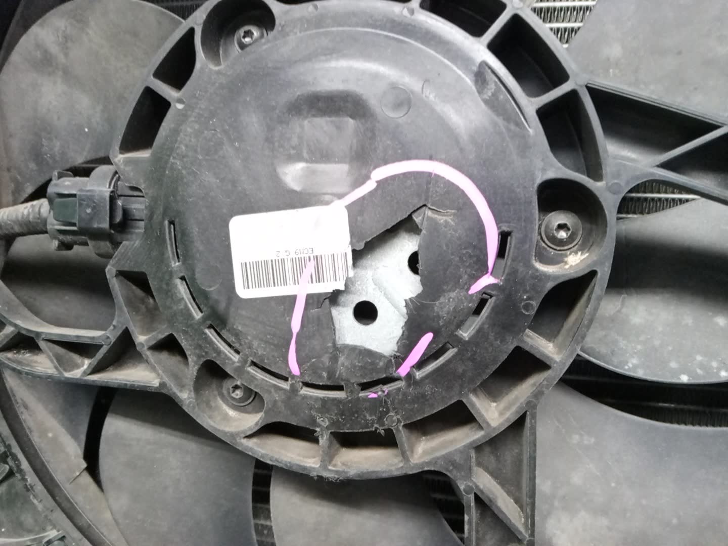 Радиатор основной NISSAN DUALIS J10, KNJ10, KJ10, NJ10 MR20DE 31920 2 ракурс