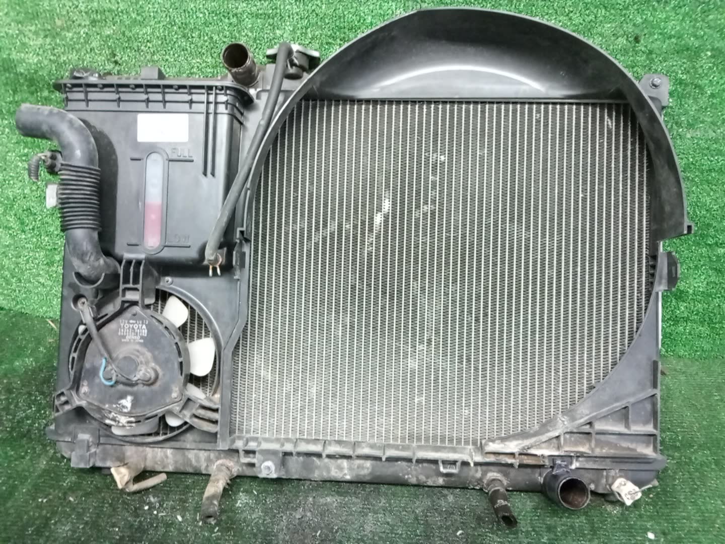 Радиатор основной TOYOTA BREVIS JCG10, JCG11, JCG15 1JZ-GE 31931 1 ракурс
