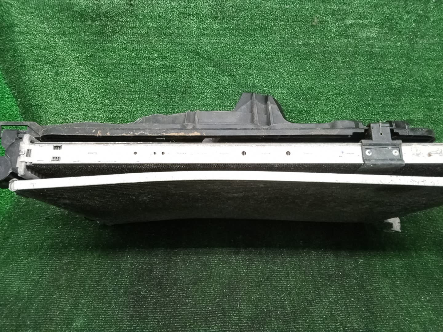 Радиатор основной NISSAN DUALIS J10, KNJ10, KJ10, NJ10 MR20DE 31936 3 ракурс