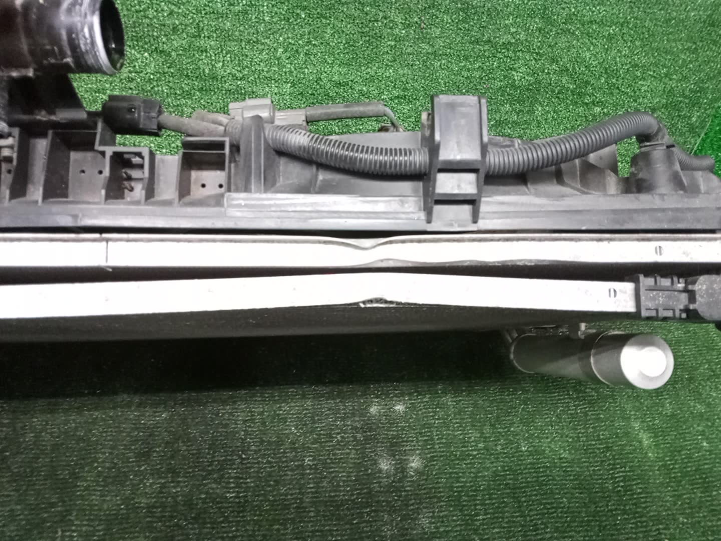 Радиатор основной MITSUBISHI OUTLANDER CW5W 4B12 31941 3 ракурс