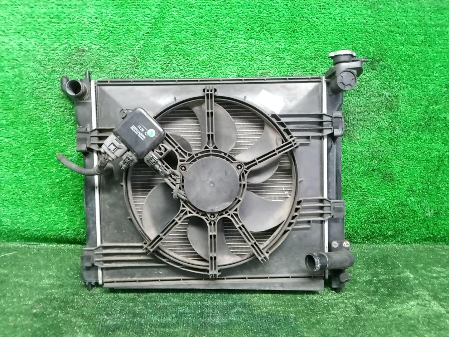 Радиатор основной NISSAN LAFESTA B30 MR20DE 32053 1 ракурс Радиатор основной NISSAN LAFESTA B30 MR20DE 32053 1 ракурс