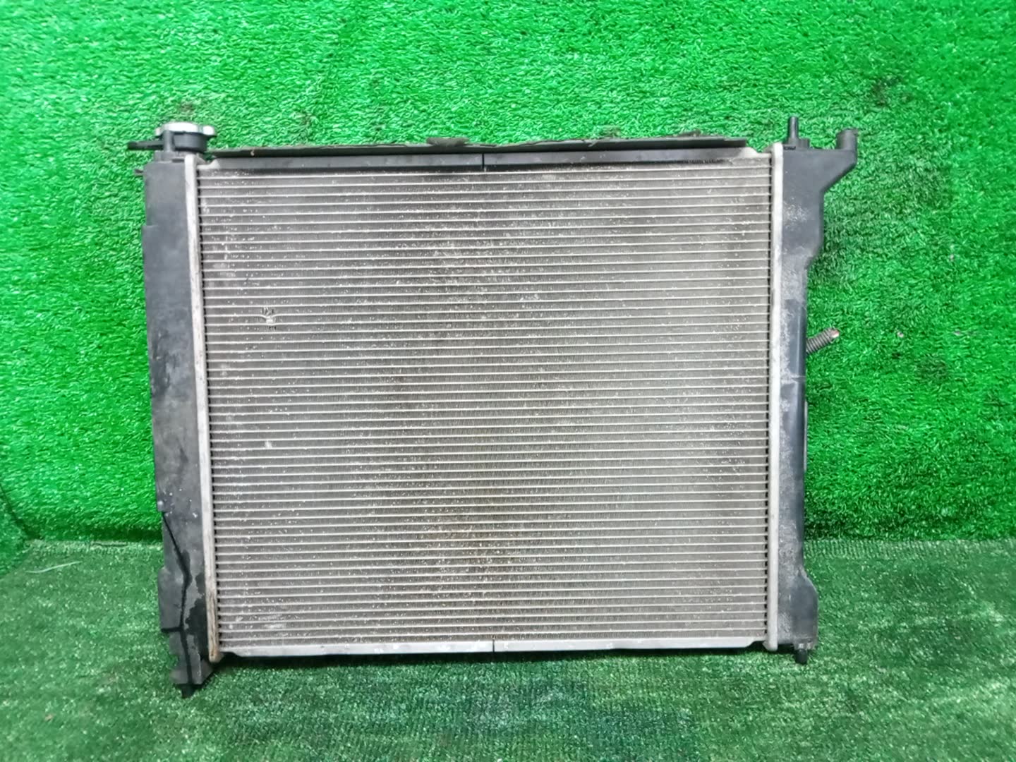 Радиатор основной NISSAN LAFESTA B30 MR20DE 32053 2 ракурс Радиатор основной NISSAN LAFESTA B30 MR20DE 32053 2 ракурс