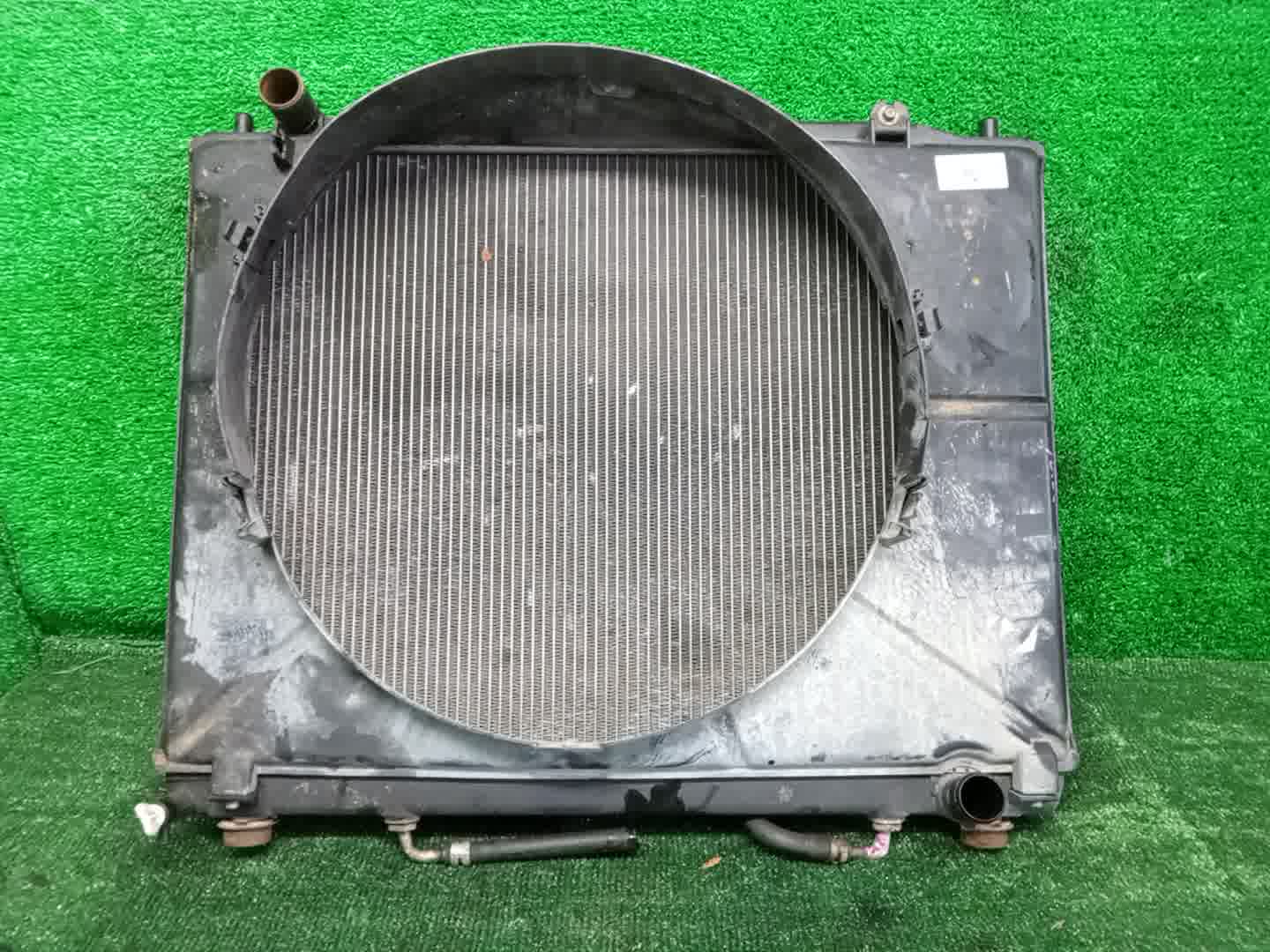 Радиатор основной MITSUBISHI PAJERO V65W 6G74 32166 1 ракурс