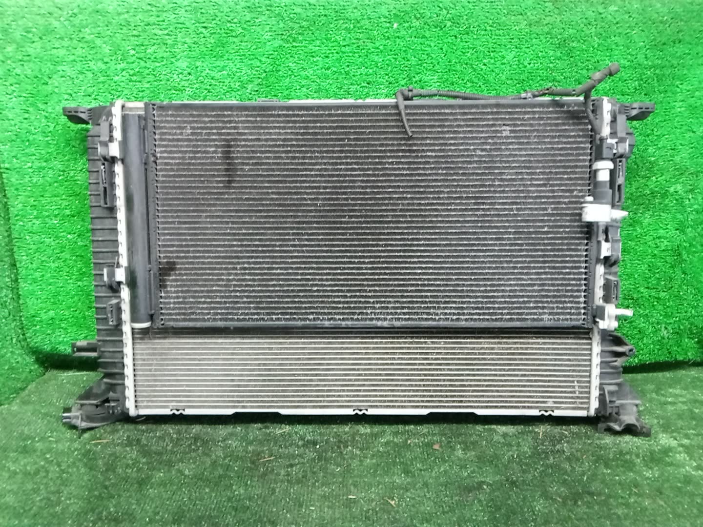 Радиатор основной AUDI A4 8K2, B8, 8K5 CDN 32300 2 ракурс