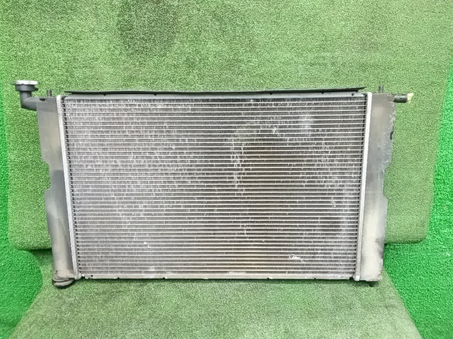 Радиатор основной TOYOTA VISTA SV50 3S-FSE 33047 2 ракурс