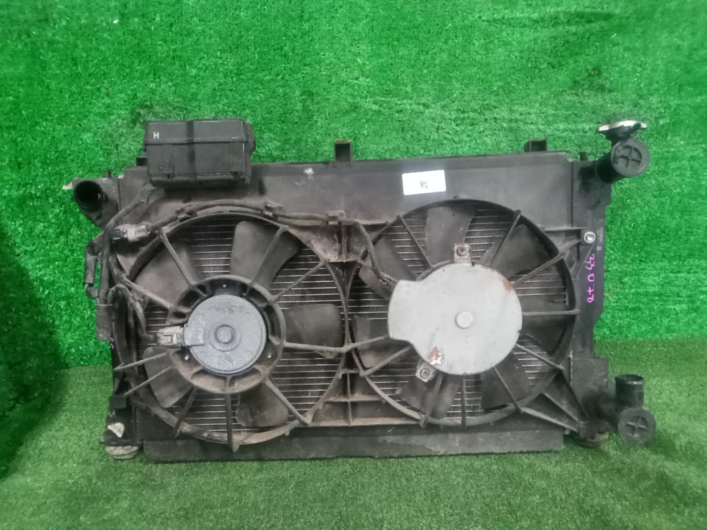 Радиатор основной TOYOTA AVENSIS ZZT251, AZT250, AZT255, AZT251 2AZ-FSE 33078 1 ракурс