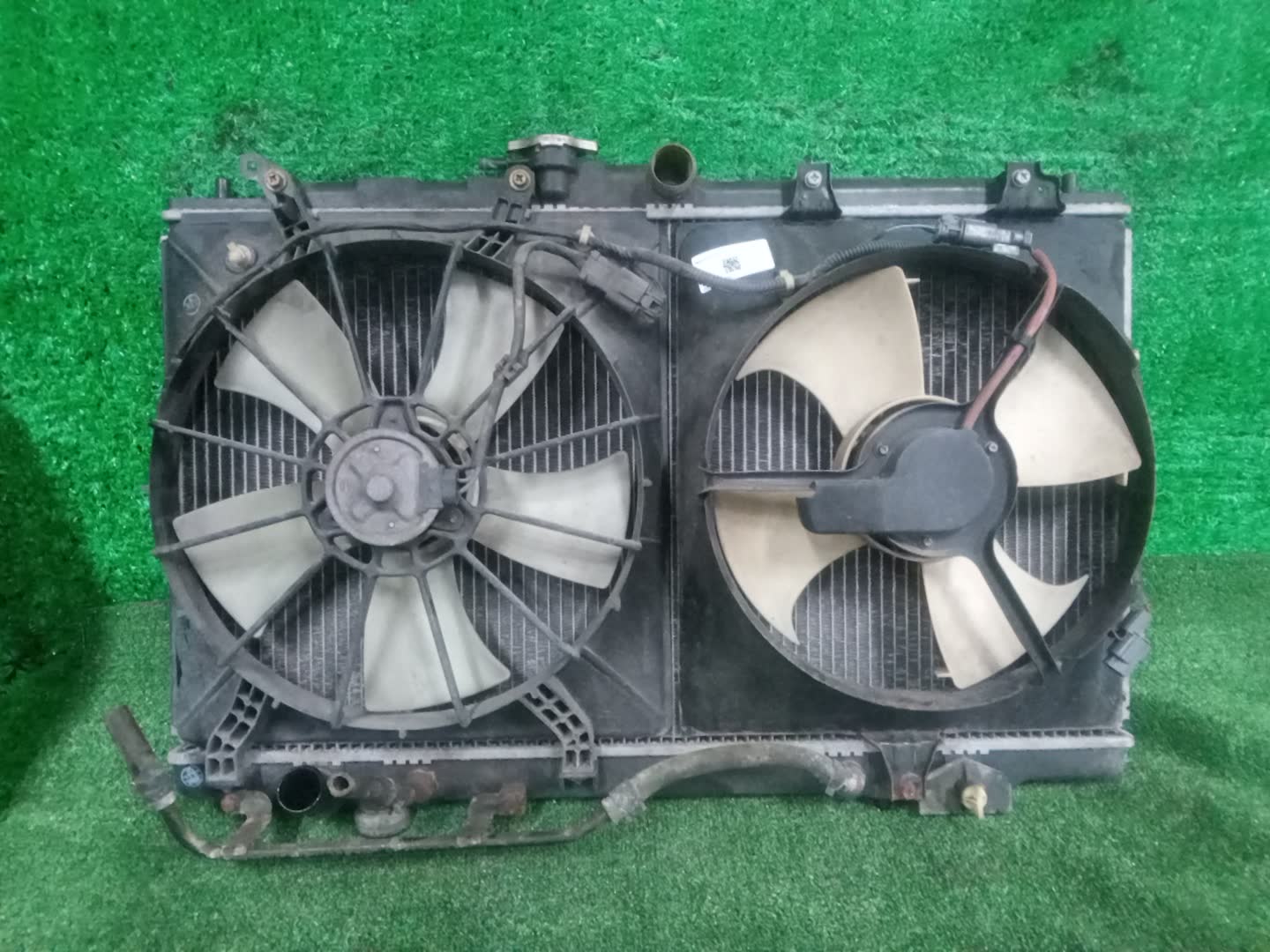 Радиатор основной HONDA AVANCIER, INSPIRE, SABER TA3, TA4, UA4, UA5 J25A 33081 1 ракурс