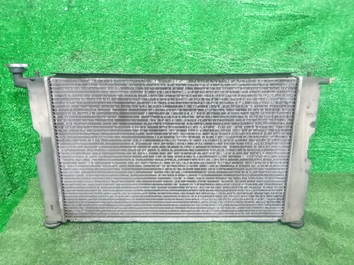 Радиатор основной TOYOTA VISTA SV50 3S-FSE 33100 2 ракурс