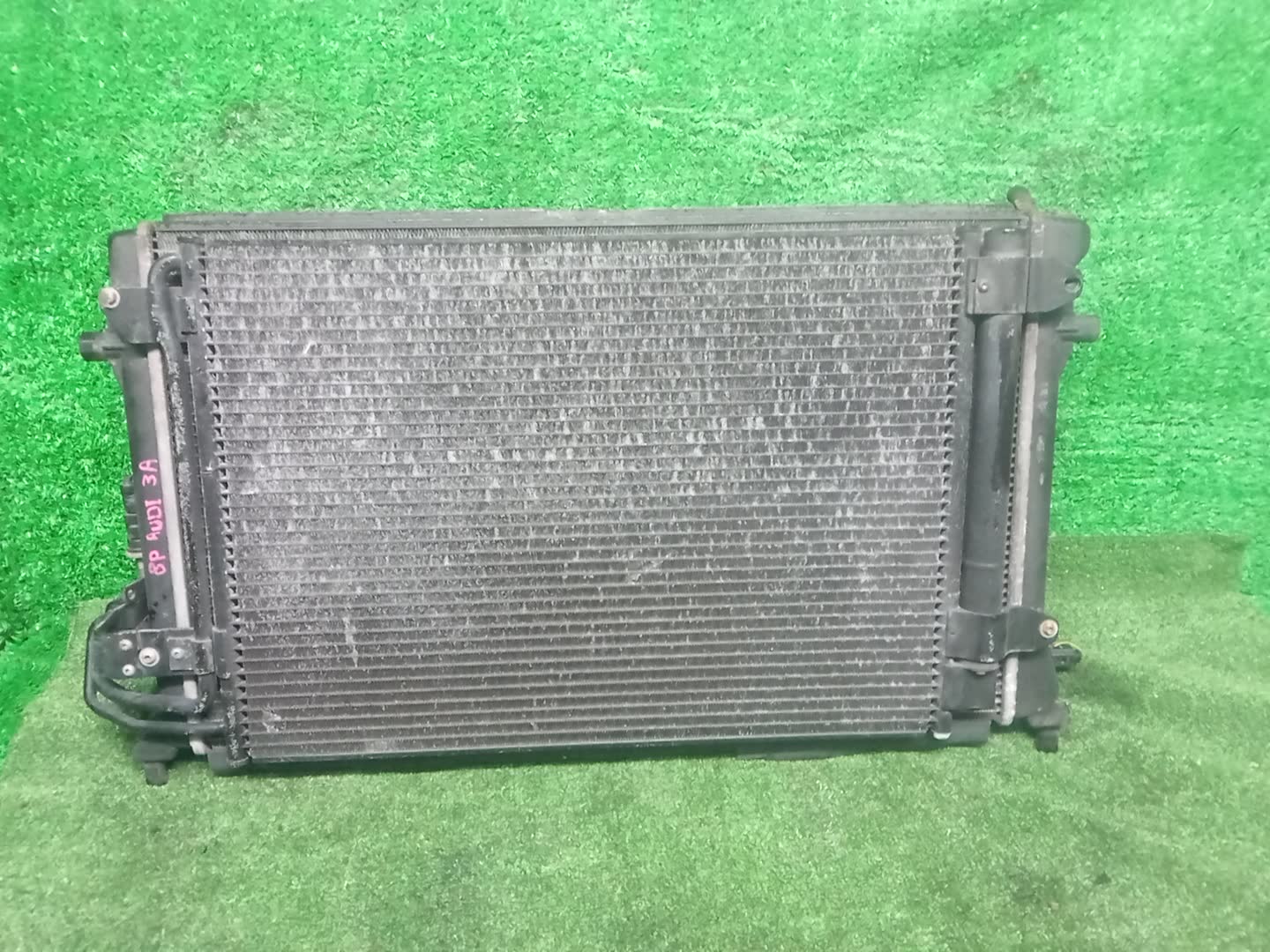 Радиатор основной AUDI A3 8PA 33144 2 ракурс