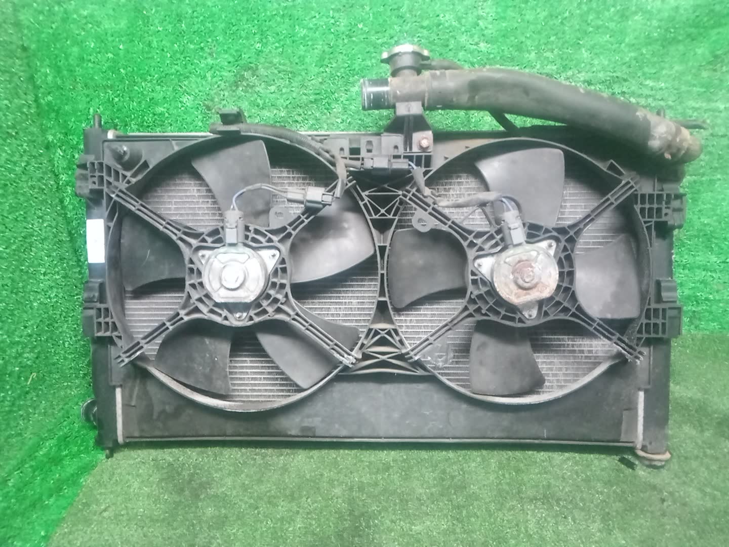 Радиатор основной MITSUBISHI OUTLANDER CW5W 4B12 33167 1 ракурс
