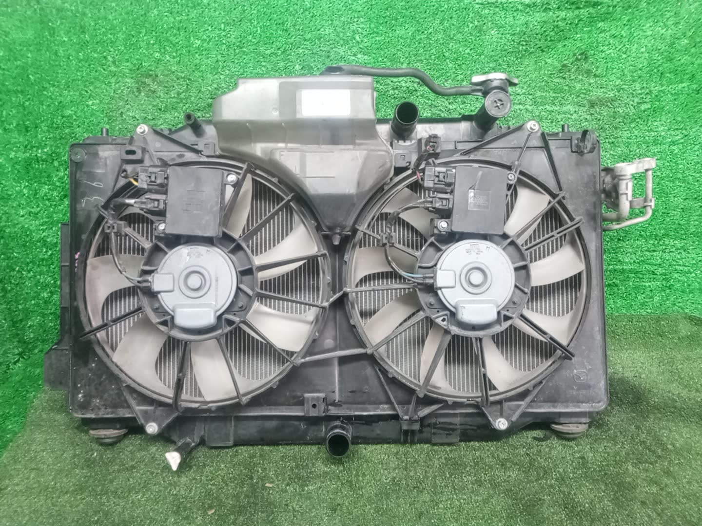Радиатор основной MAZDA ATENZA, 6 GJ5FW, GJEFW, GJ2FW SH-VPTR 33303 1 ракурс Радиатор основной MAZDA ATENZA, 6 GJ5FW, GJEFW, GJ2FW SH-VPTR 33303 1 ракурс