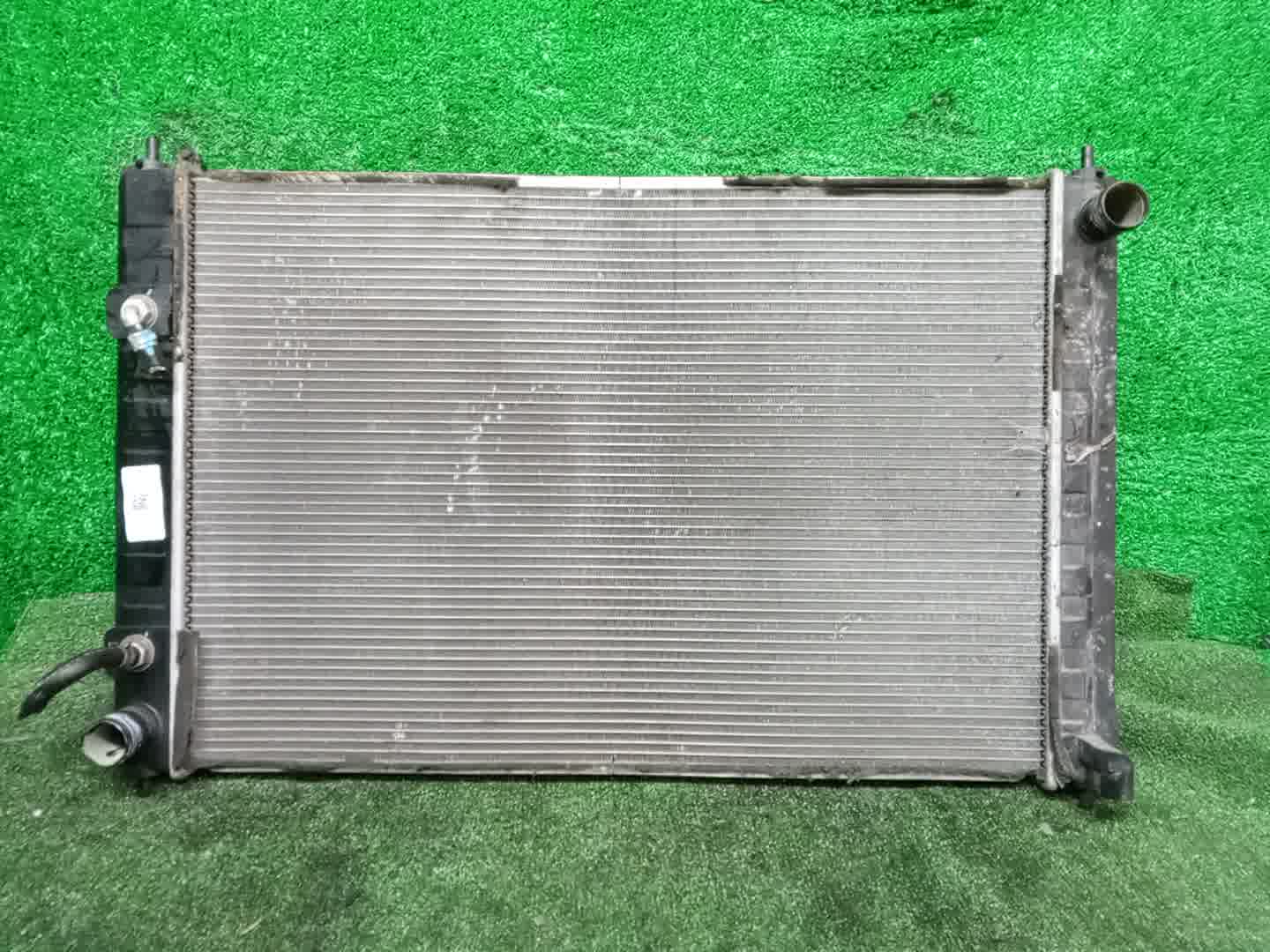 Радиатор основной NISSAN ELGRAND E52 VQ35DE 33345 1 ракурс