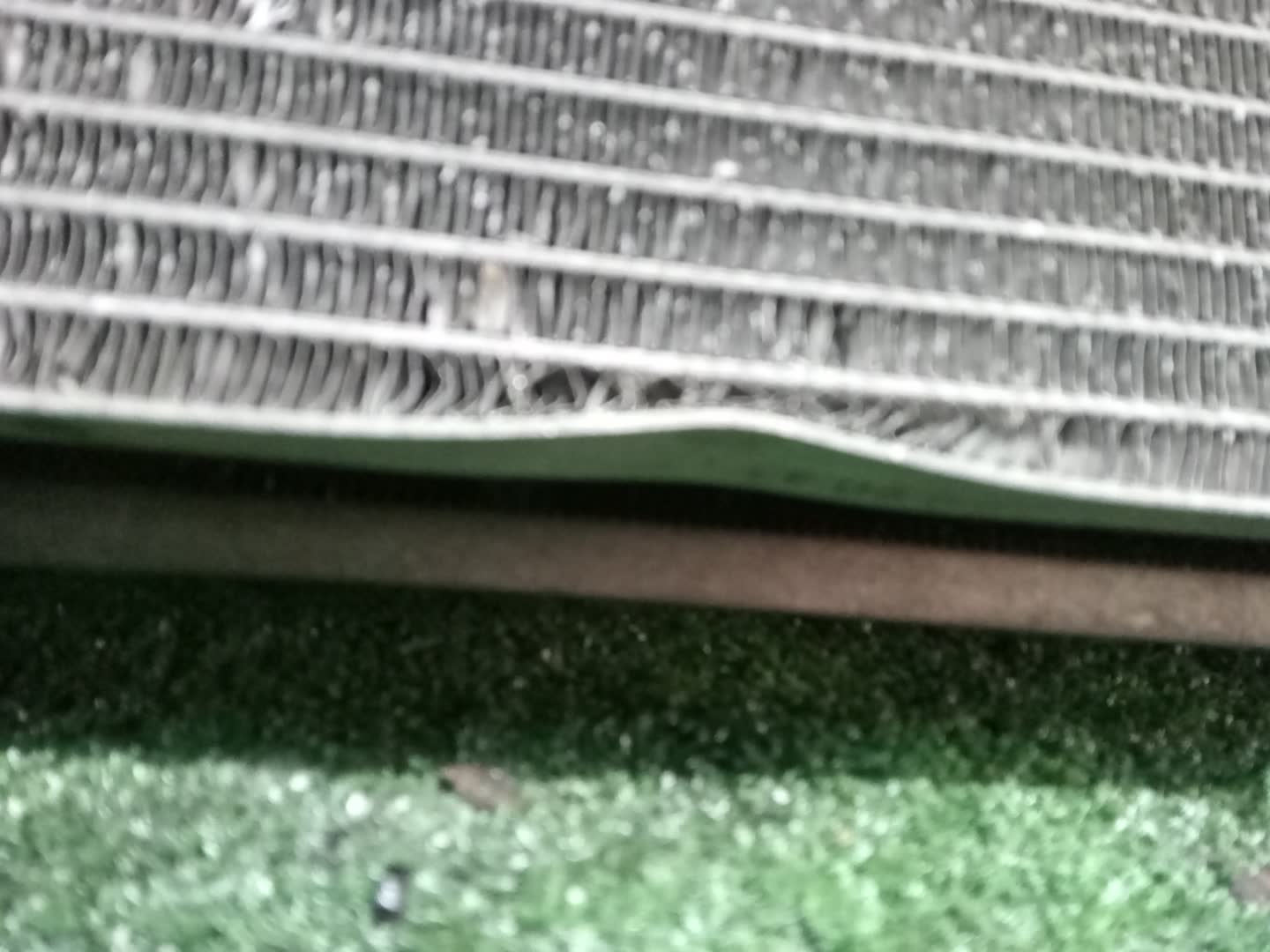 Радиатор основной NISSAN ELGRAND E52 VQ35DE 33345 3 ракурс