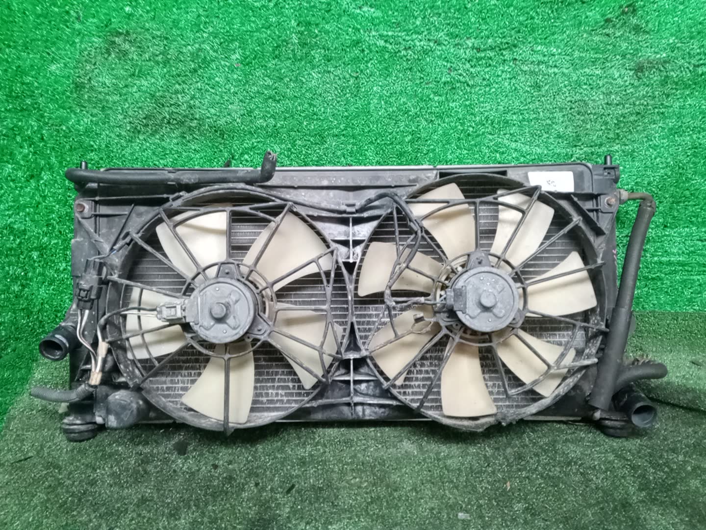Радиатор основной TOYOTA CELICA ZZT230, ZZT231 2ZZ-GE 33405 1 ракурс