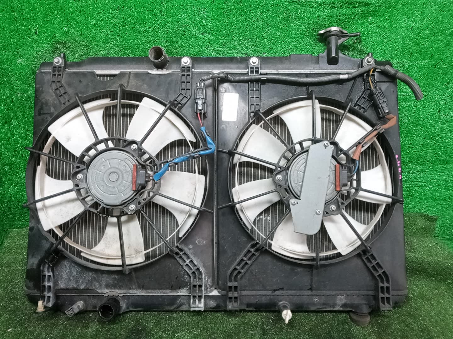 Радиатор основной HONDA ODYSSEY RC1 K24W 33482 1 ракурс