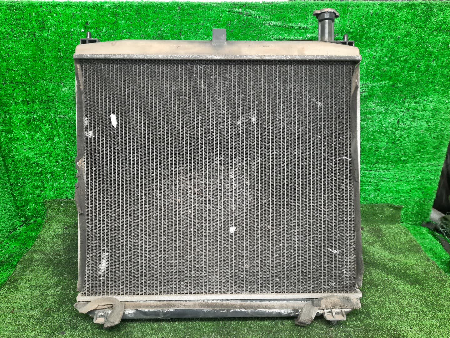 Радиатор основной TOYOTA GRANVIA VCH10W, VCH16W, RCH11W 5VZ-FE 33533 3 ракурс