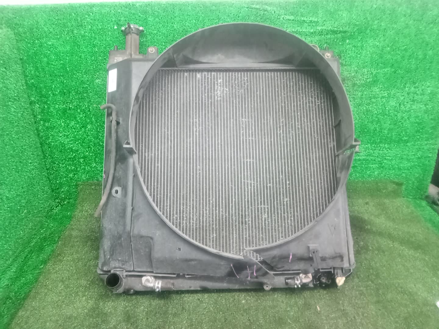 Радиатор основной TOYOTA GRANVIA VCH10W, VCH16W, RCH11W 5VZ-FE 33534 1 ракурс