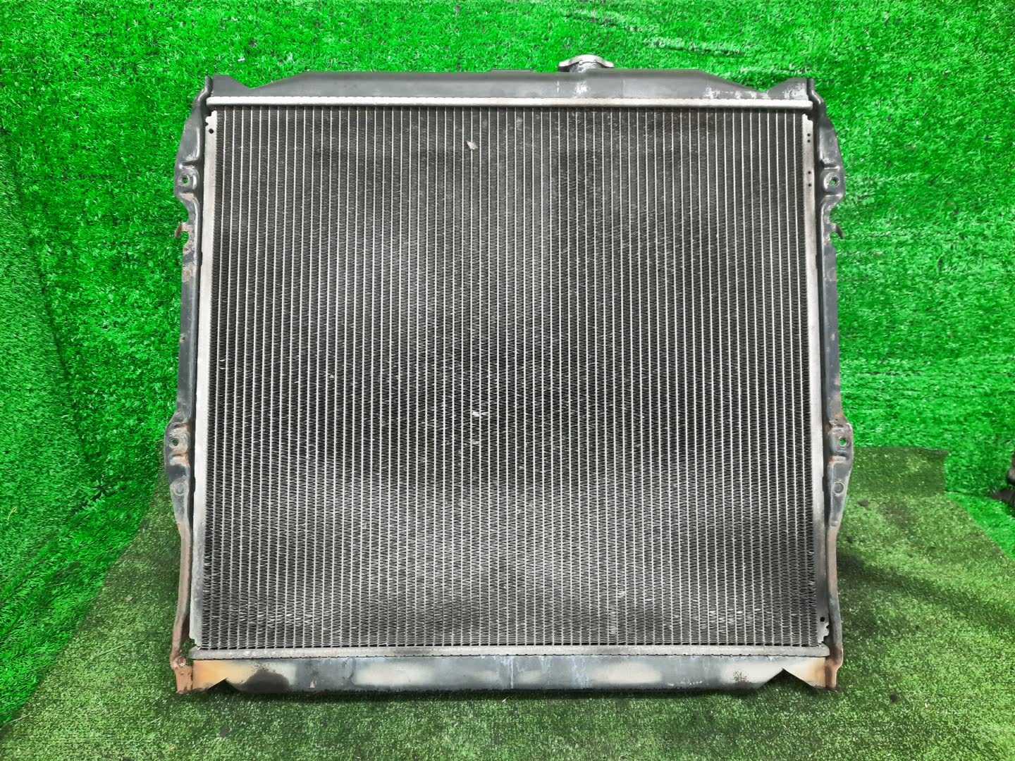 Радиатор основной TOYOTA LAND CRUISER PRADO KDJ95W 1KD-FTV 33661 2 ракурс