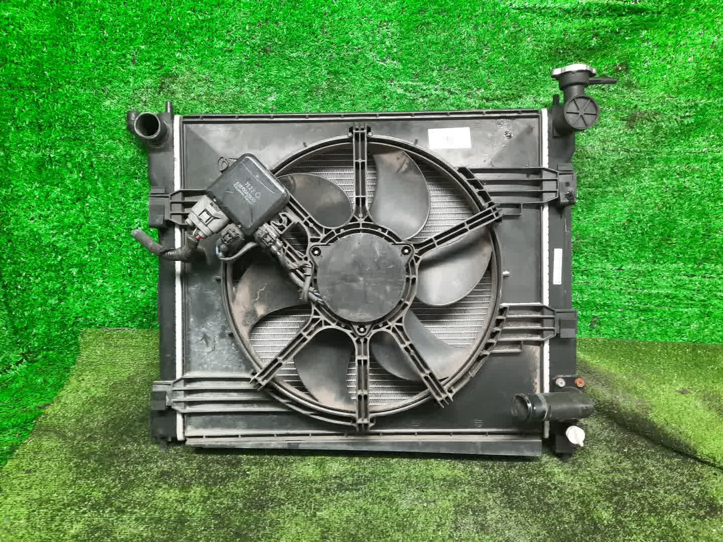 Радиатор основной NISSAN LAFESTA B30 MR20DE 33685 1 ракурс Радиатор основной NISSAN LAFESTA B30 MR20DE 33685 1 ракурс