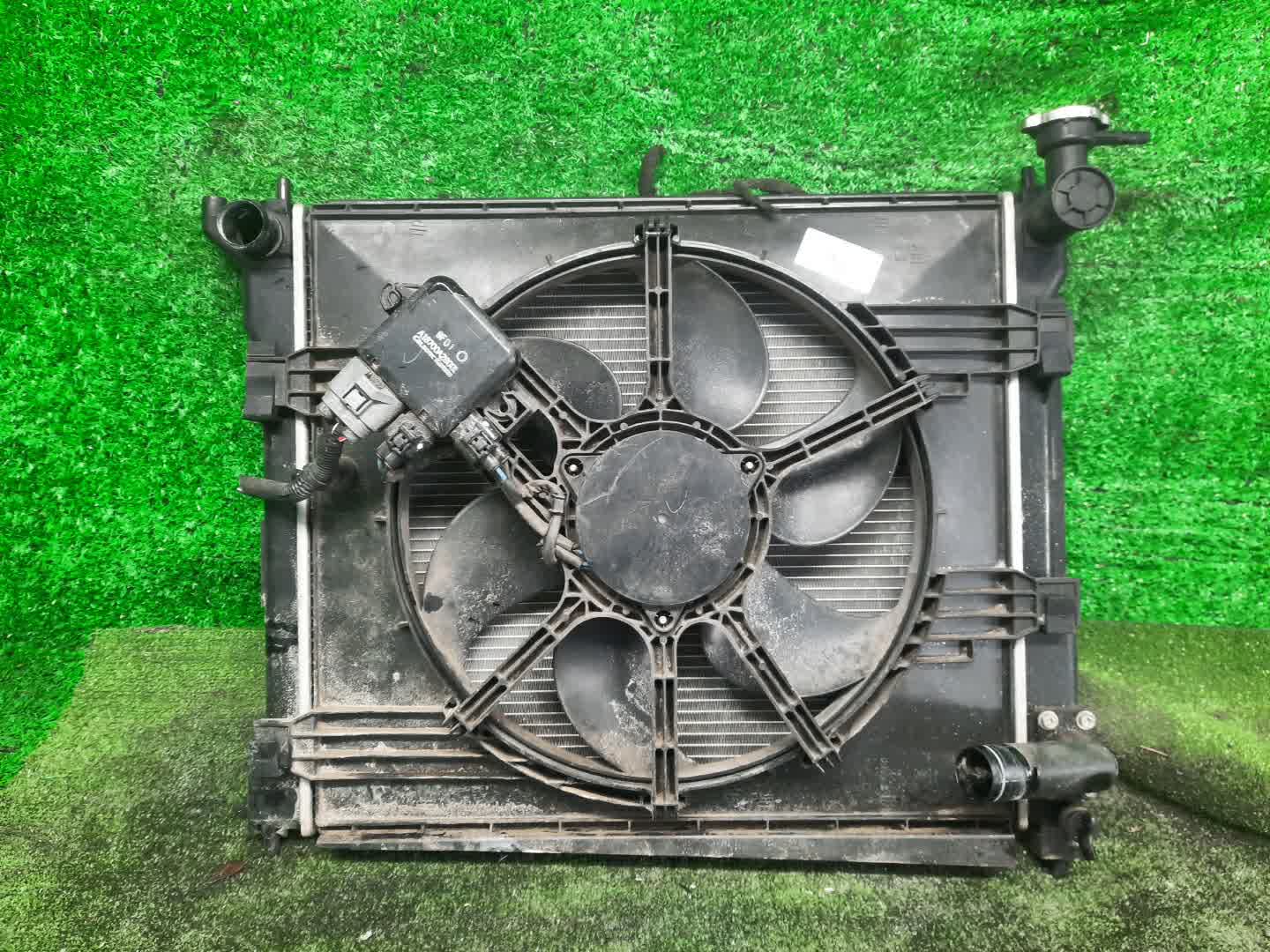 Радиатор основной NISSAN LAFESTA B30 MR20DE 33754 1 ракурс Радиатор основной NISSAN LAFESTA B30 MR20DE 33754 1 ракурс