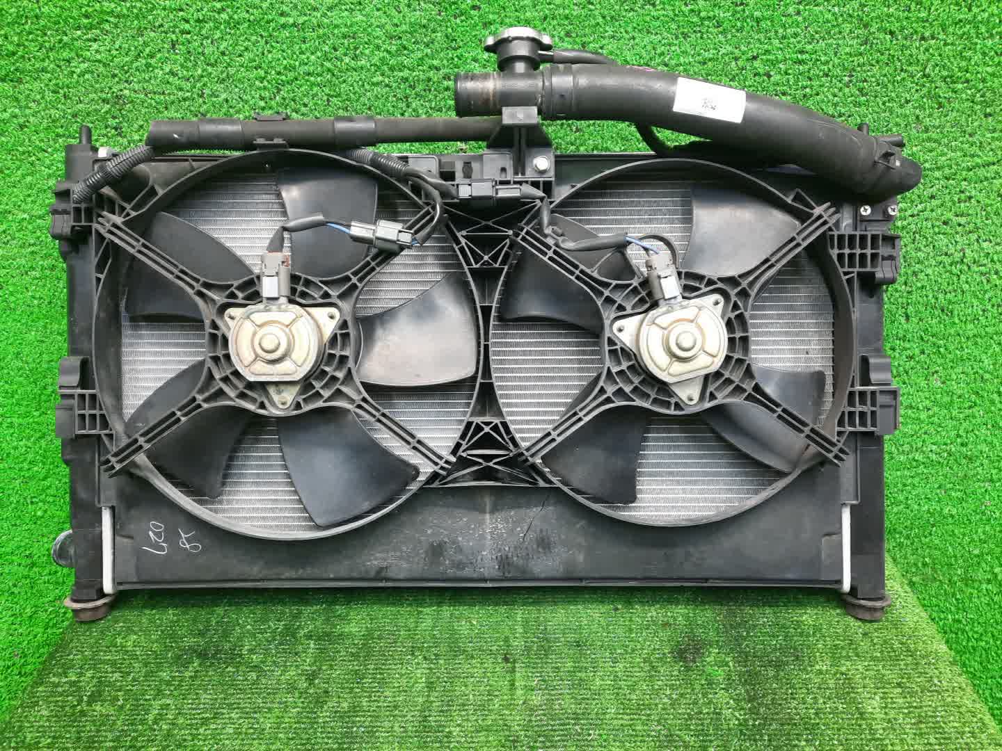 Радиатор основной MITSUBISHI OUTLANDER CW5W 4B12 33902 1 ракурс