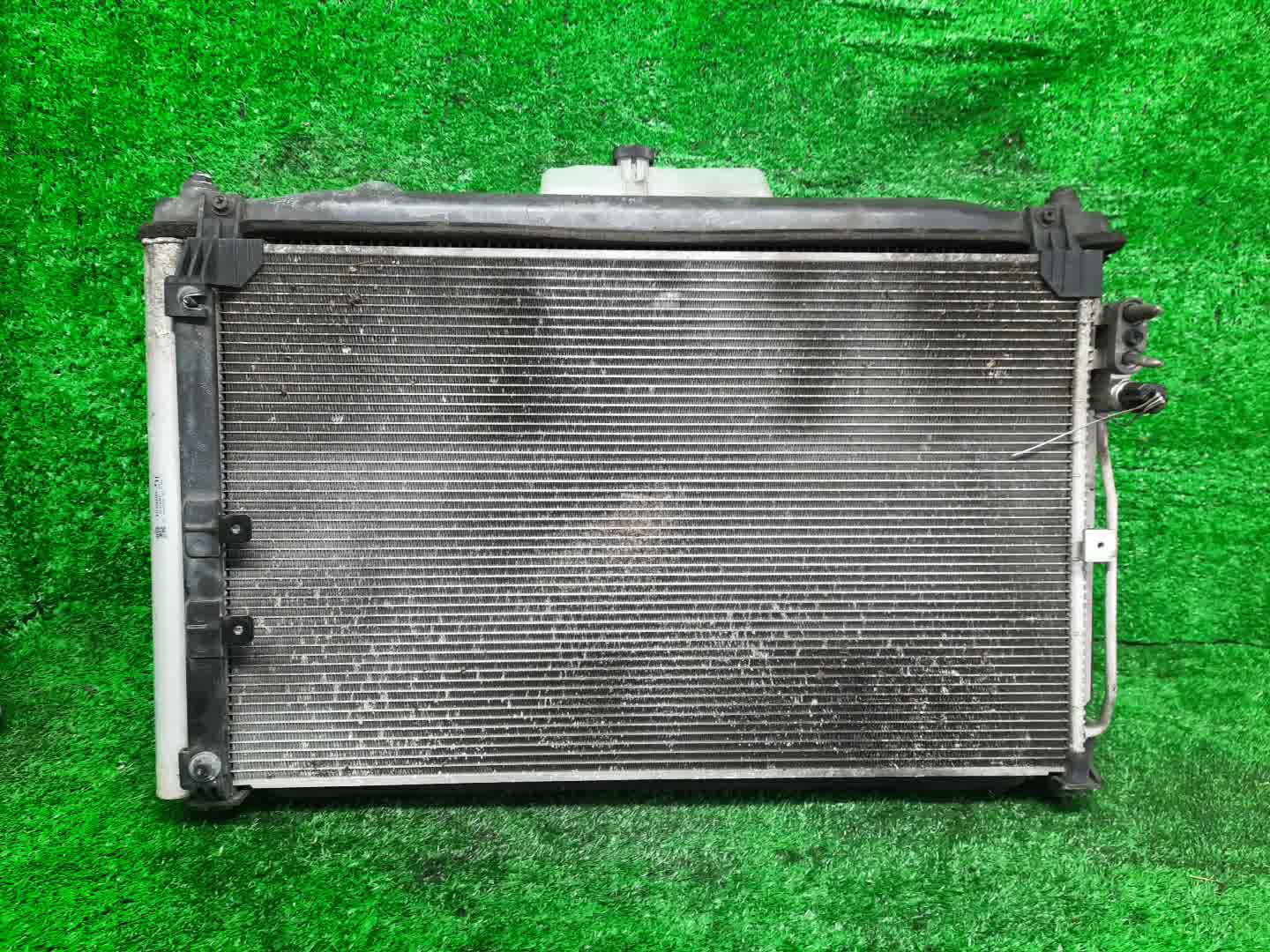 Радиатор основной NISSAN SKYLINE HV37 VQ35HR 33954 2 ракурс