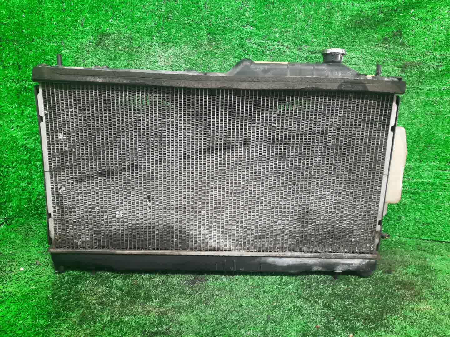 Радиатор основной SUBARU LEGACY BL5, BP9, BP5, BPE EJ20T, EJ20Y, EJ20X 34022 2 ракурс