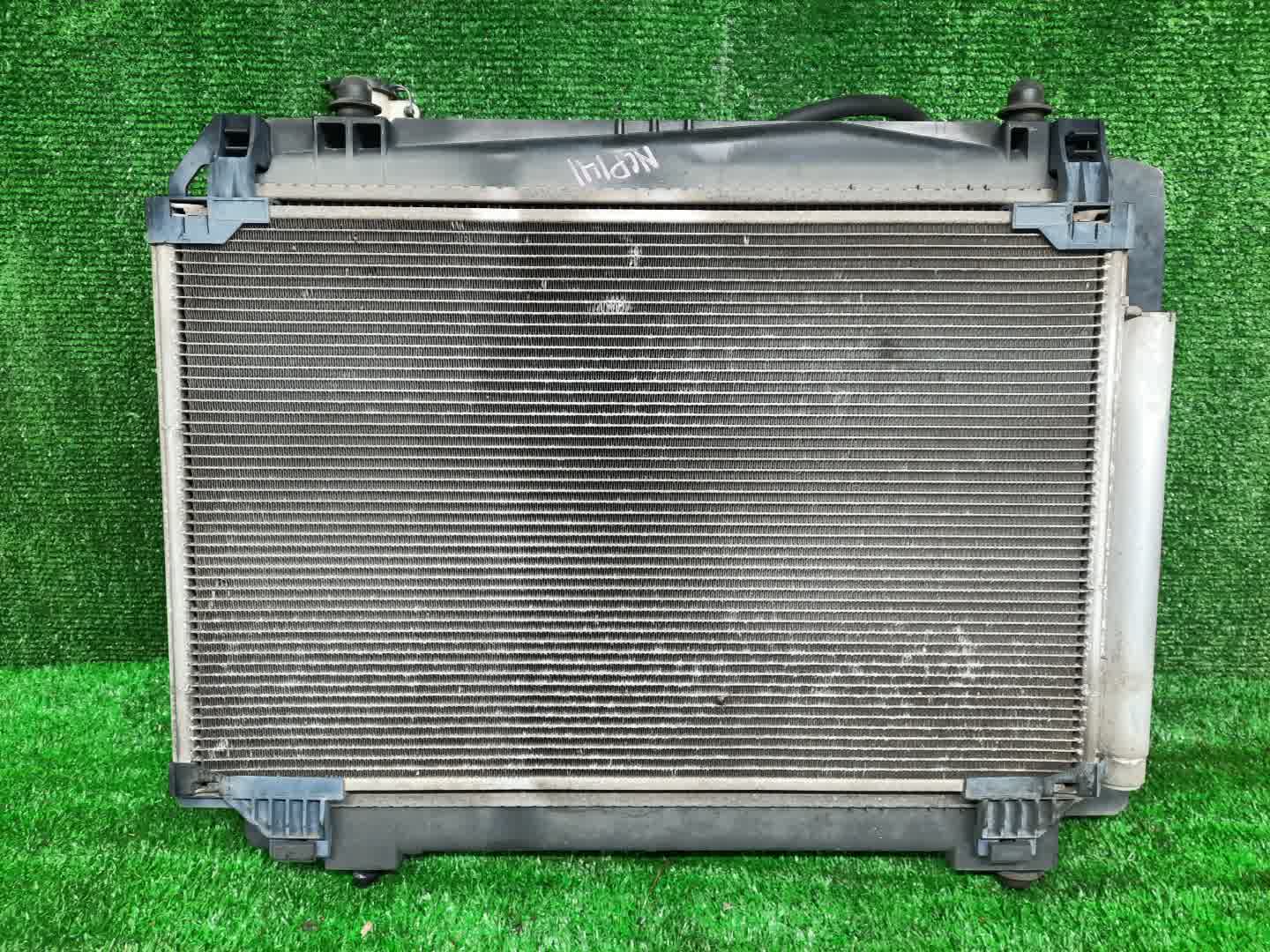 Радиатор основной TOYOTA PORTE NCP141 1NZ-FE 0090 2 ракурс