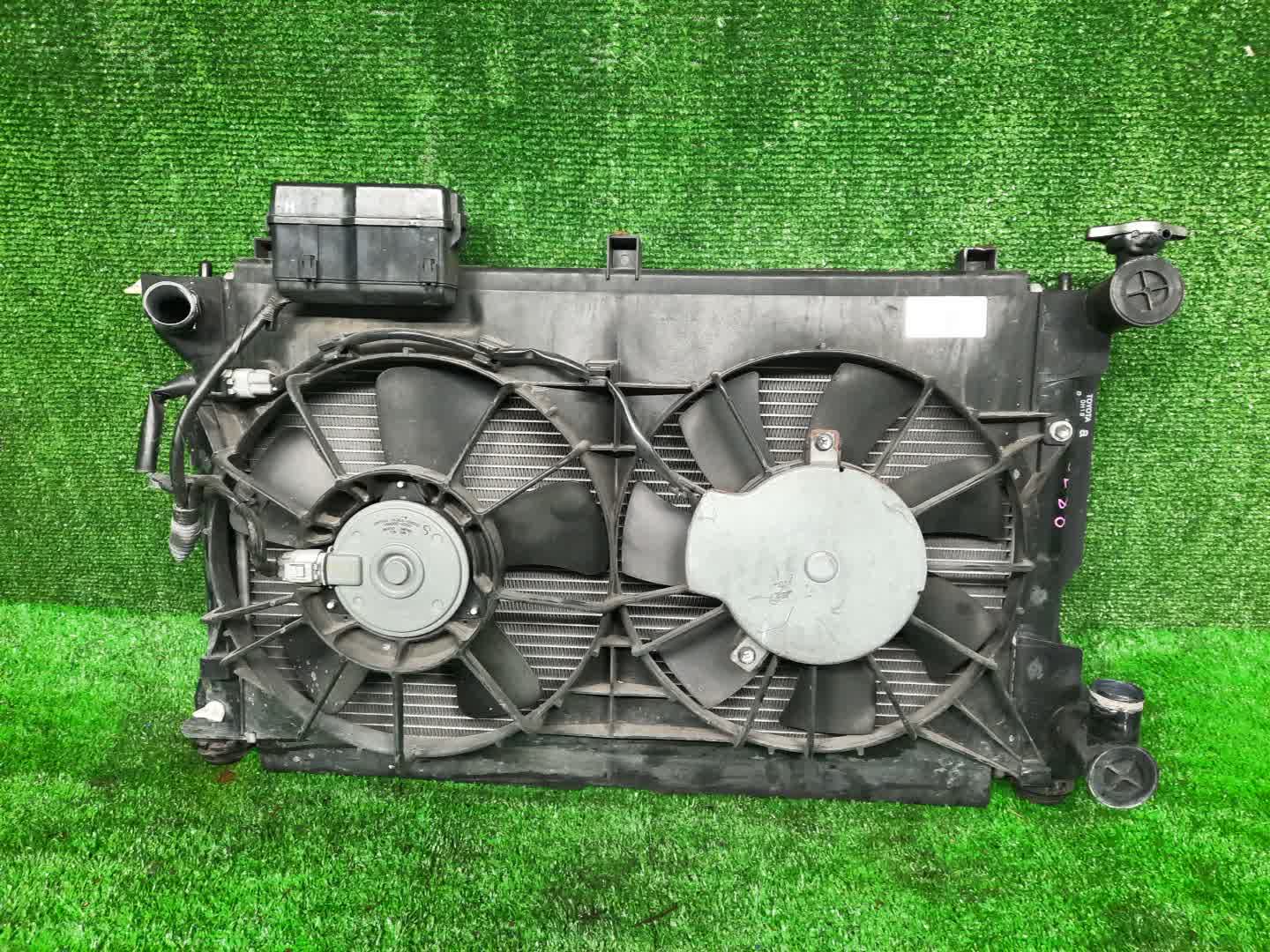 Радиатор основной TOYOTA AVENSIS ZZT251, AZT250, AZT255, AZT251 2AZ-FSE 0188 1 ракурс