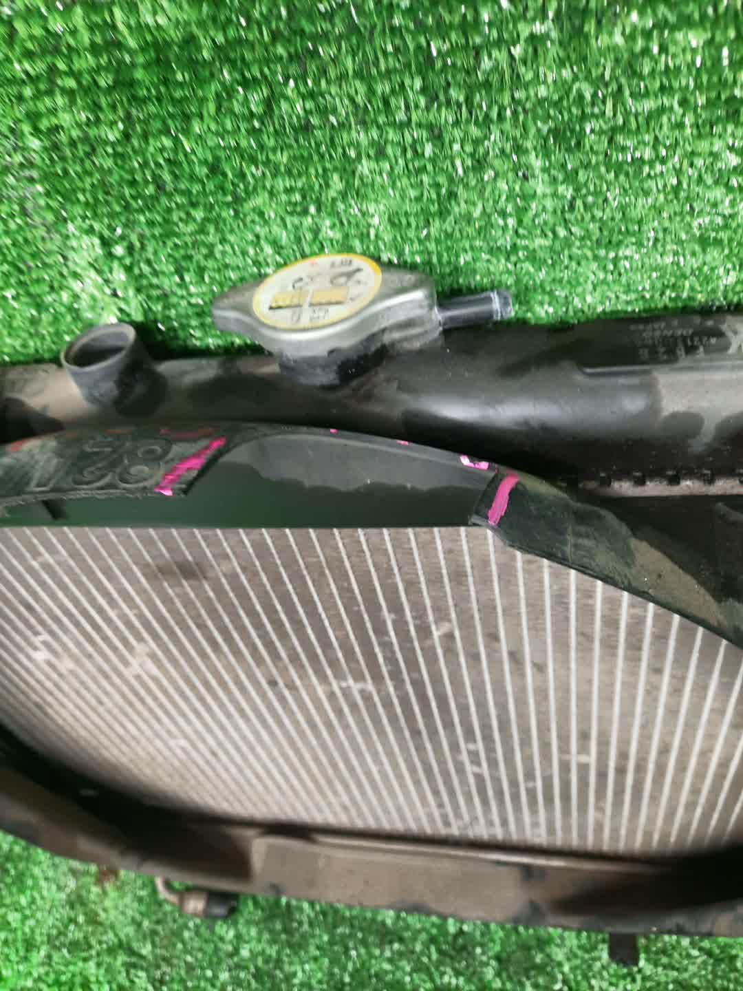 Радиатор основной NISSAN VANETTE SK82VN F8 0197 2 ракурс Радиатор основной NISSAN VANETTE SK82VN F8 0197 2 ракурс