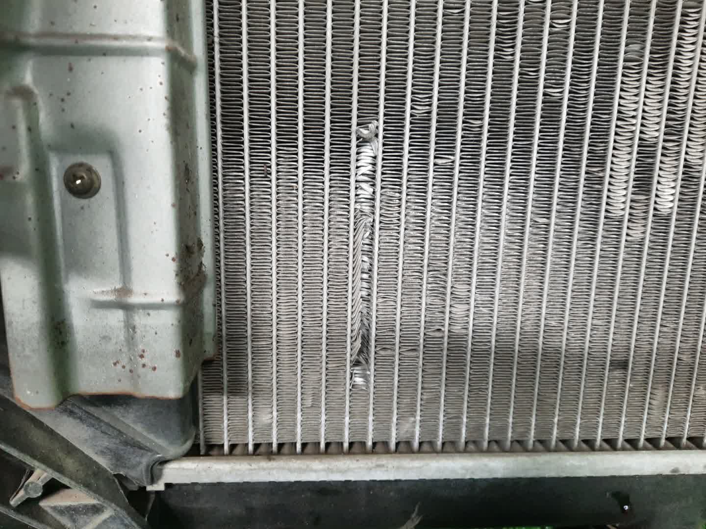 Радиатор основной TOYOTA SPRINTER CARIB, COROLLA, COROLLA LEVIN, COROLLA SPACIO, SPRINTER, SPRINTER TRUENO AE111G, AE110, EE102, EE103, AE111, AE111N 4A-FE, 5A-FE, 4E-FE, 5E-FE 0211 2 ракурс