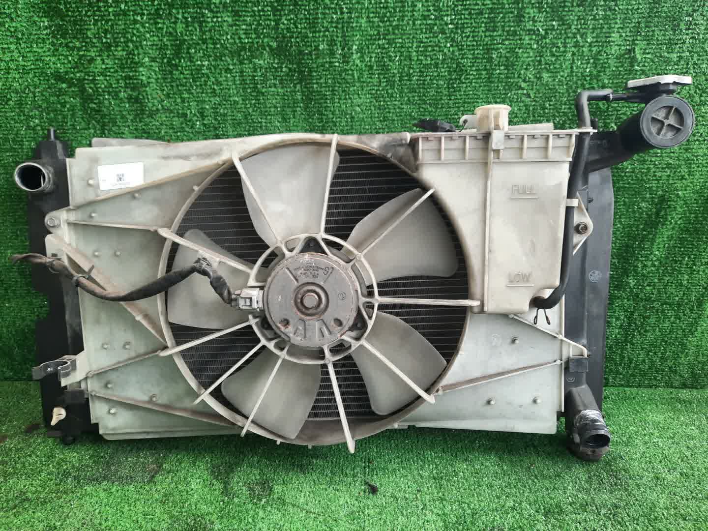 Радиатор основной TOYOTA VOLTZ ZZE136, ZZE137, ZZE138, ZZE136, ZZE137, ZZE138 2ZZ-GE 0255 1 ракурс