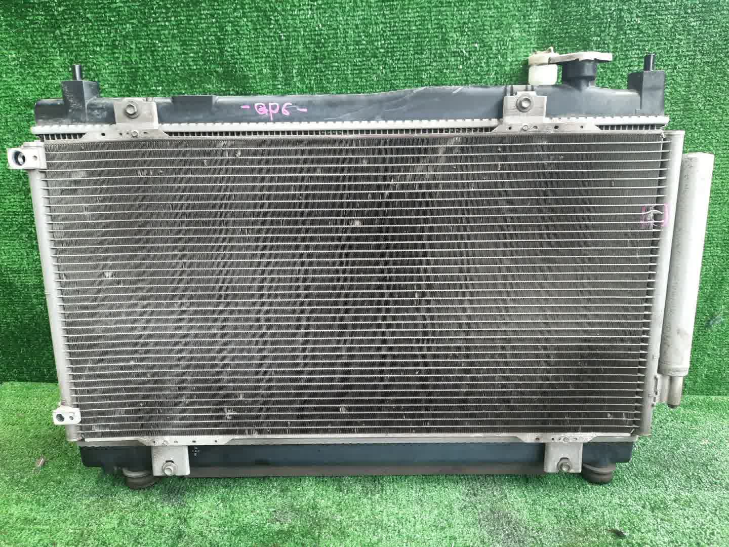 Радиатор основной HONDA FIT, SHUTTLE GP6, GP5, GP7, GP8 LEB 0288 2 ракурс
