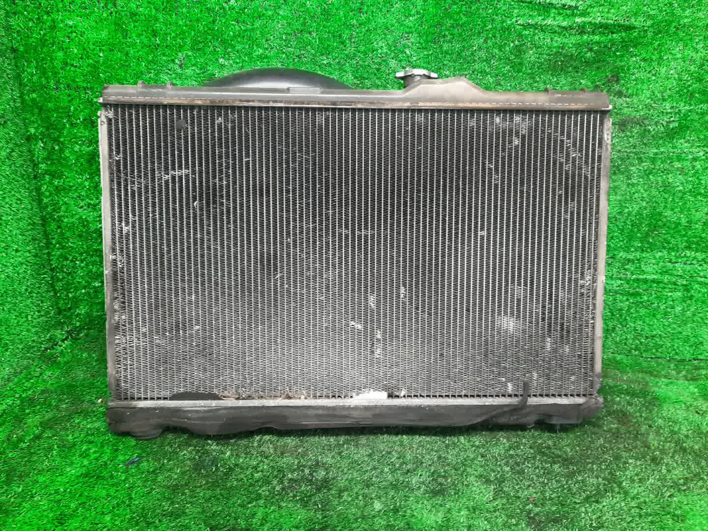 Радиатор основной TOYOTA PROGRES JCG10, JCG11, JCG15 1JZ-GE 0332 2 ракурс Радиатор основной TOYOTA PROGRES JCG10, JCG11, JCG15 1JZ-GE 0332 2 ракурс