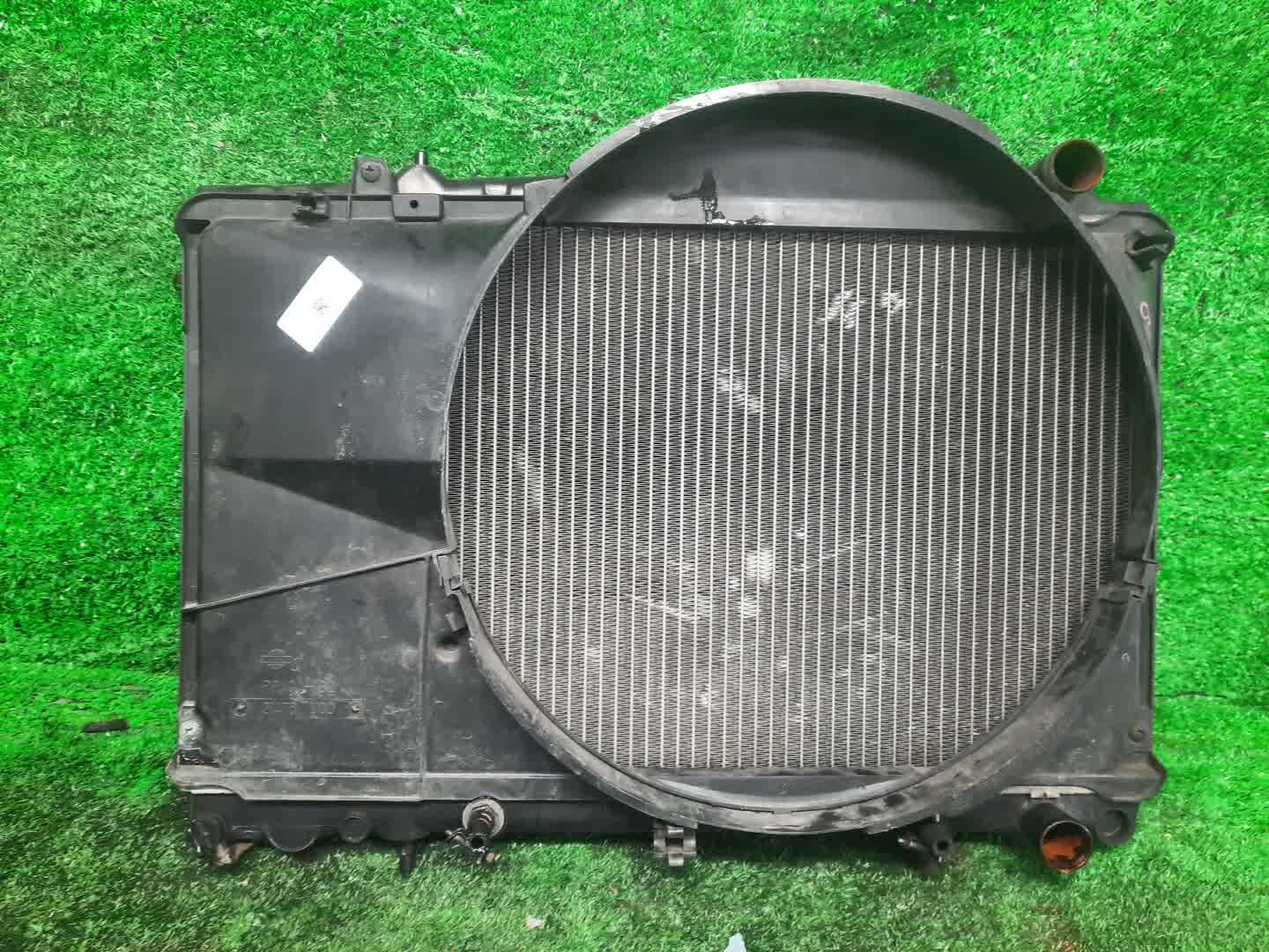 Радиатор основной NISSAN LAUREL C33 RB20E 0357 1 ракурс