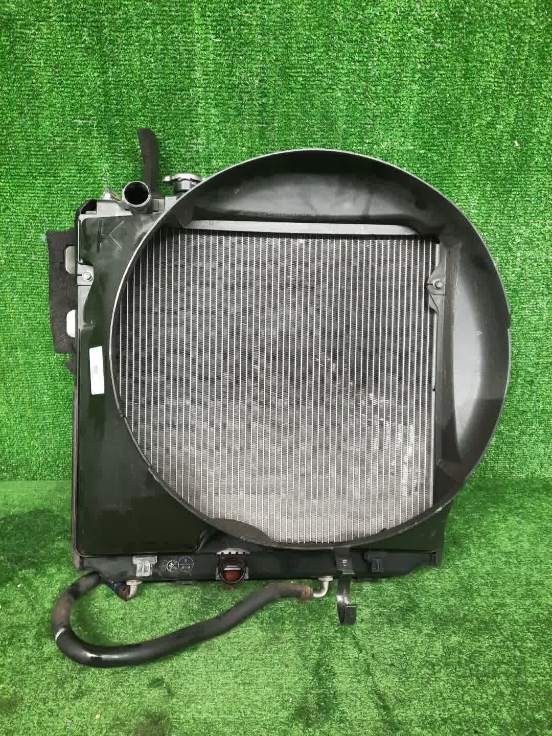 Радиатор основной TOYOTA TOYOACE KDY230 2KD-FTV 0564 1 ракурс