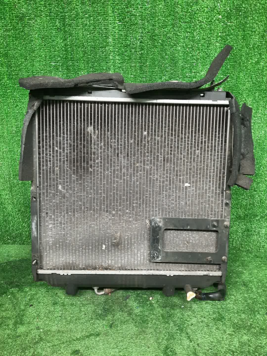 Радиатор основной TOYOTA TOYOACE KDY230 2KD-FTV 0564 2 ракурс