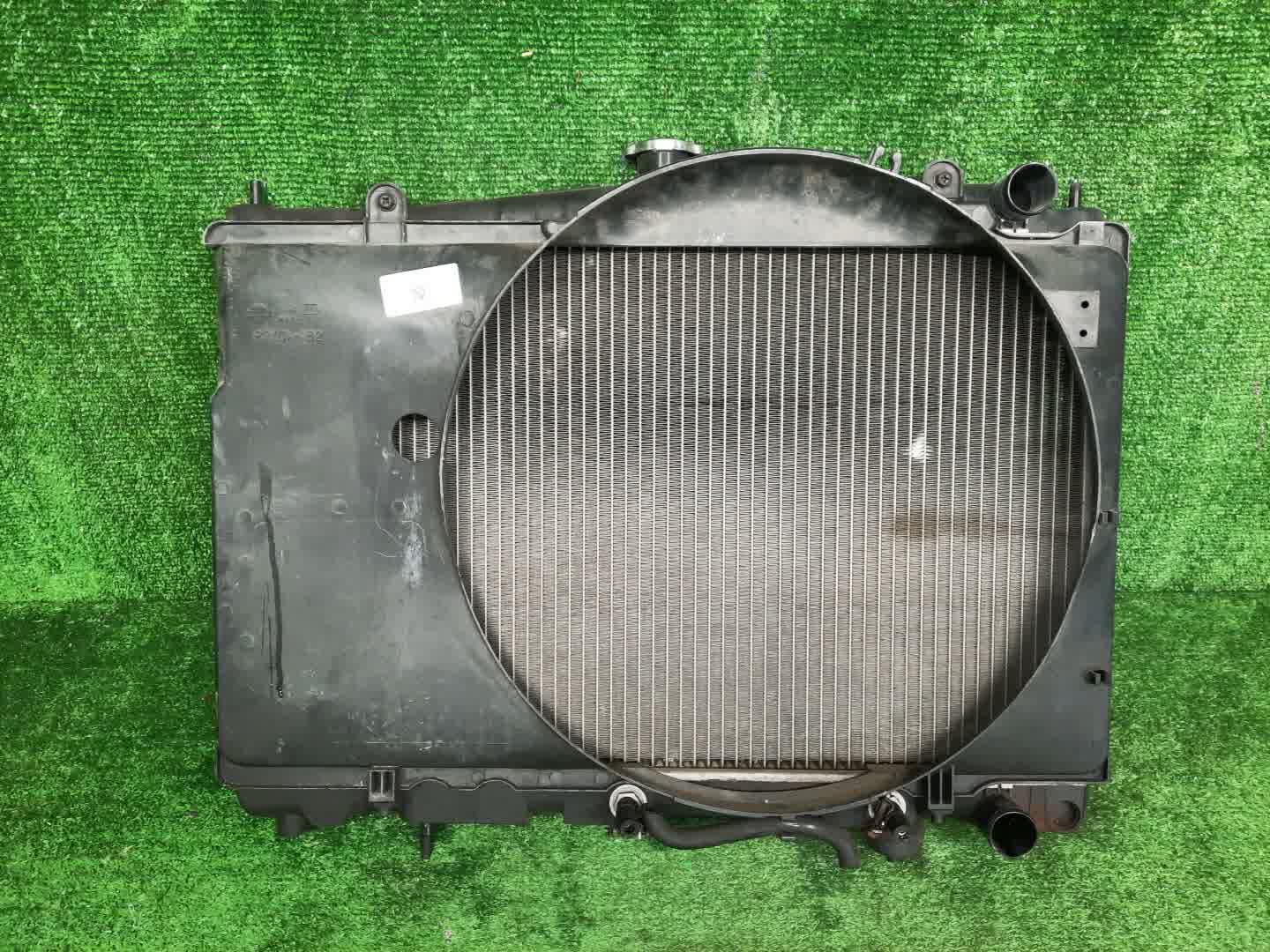 Радиатор основной NISSAN LAUREL C34 RB20DE 0602 1 ракурс