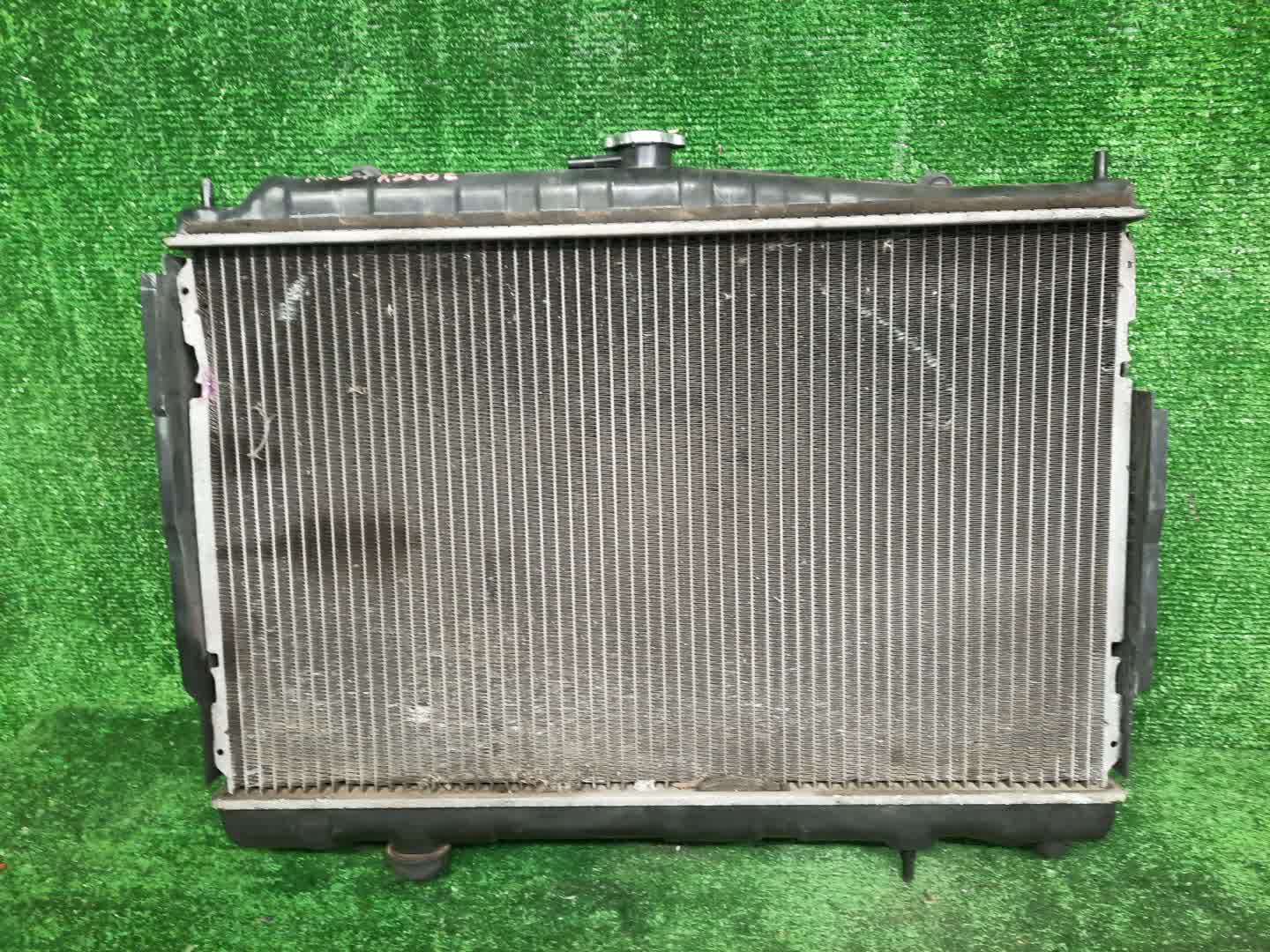 Радиатор основной NISSAN LAUREL C34 RB20DE 0602 2 ракурс