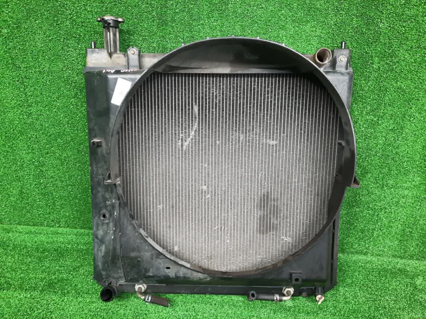 Радиатор основной TOYOTA GRANVIA VCH10W, VCH16W, RCH11W 5VZ-FE 0671 1 ракурс
