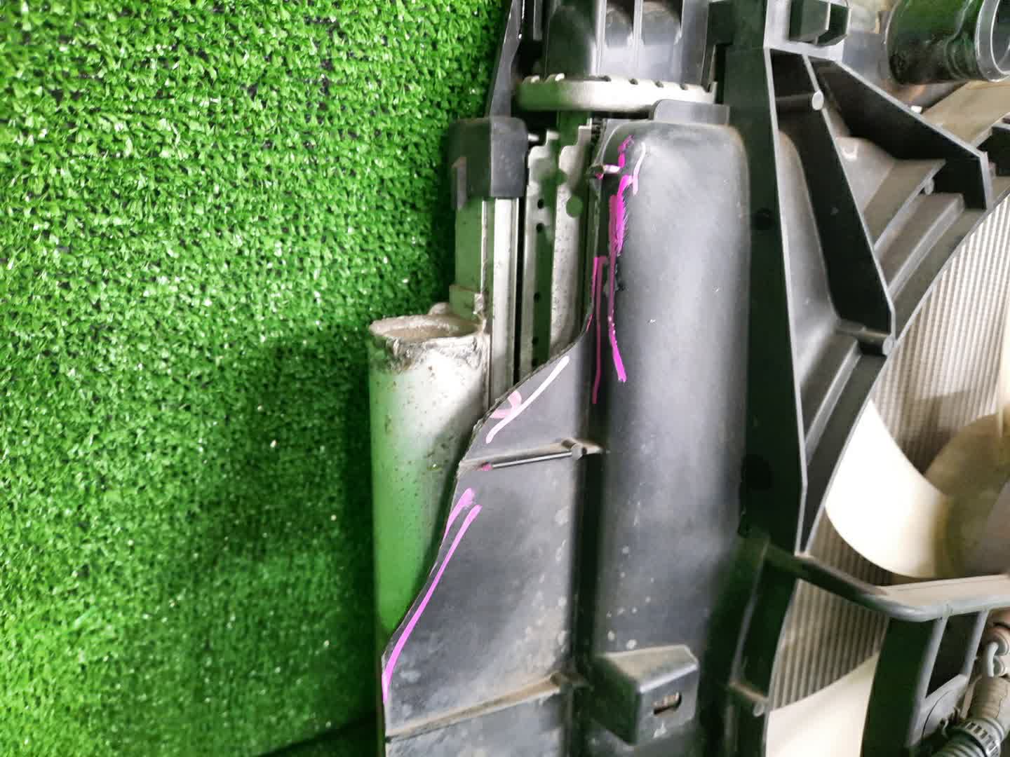 Радиатор основной TOYOTA SPADE NCP141 1NZ-FE 0677 2 ракурс