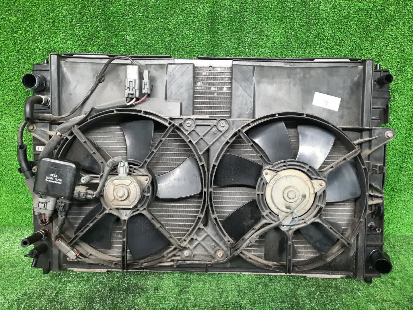 Радиатор основной MAZDA TRIBUTE, FORD ESCAPE, ESCAPE EP3W, EP3WF, LFAL3F L3-VE, L3-DE, L3 0943 1 ракурс Радиатор основной MAZDA TRIBUTE, FORD ESCAPE, ESCAPE EP3W, EP3WF, LFAL3F L3-VE, L3-DE, L3 0943 1 ракурс
