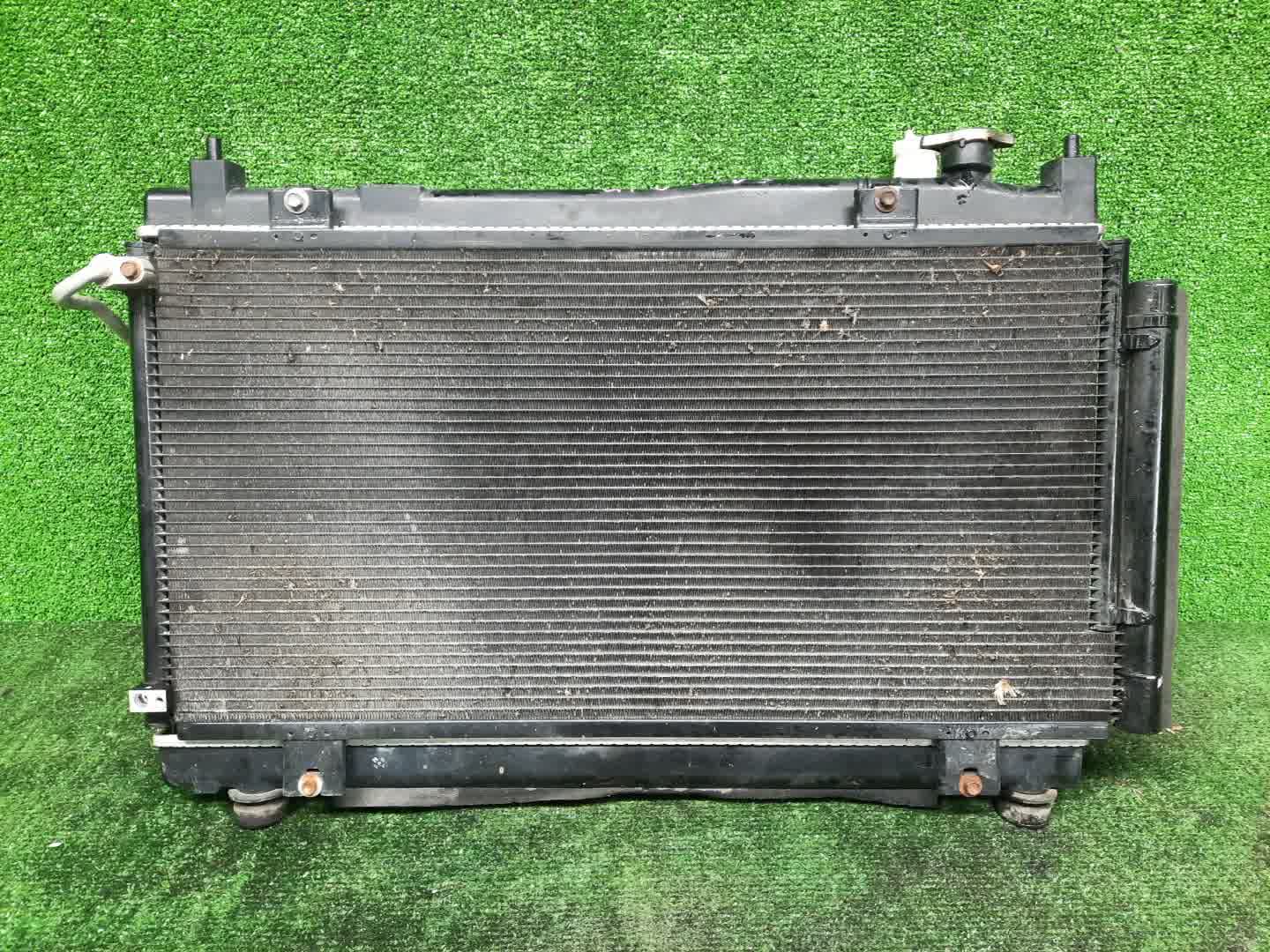 Радиатор основной HONDA FIT, SHUTTLE GP6, GP5, GP7, GP8 LEB 1127 2 ракурс