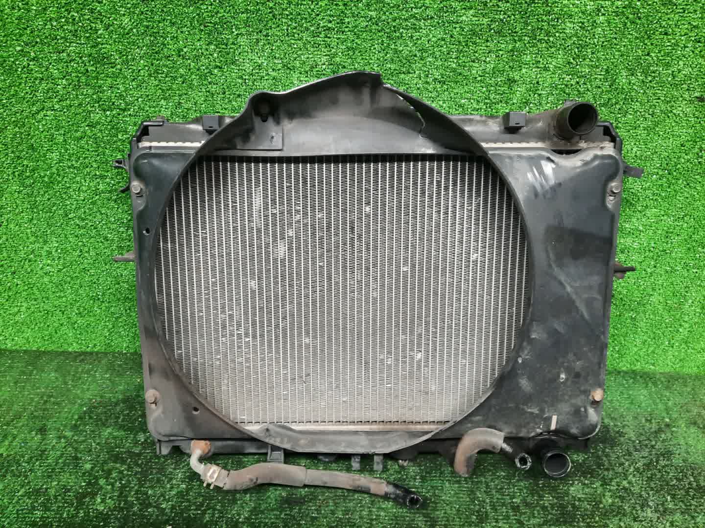 Радиатор основной MAZDA DELICA, BONGO, VANETTE SK82VM, SK82TM, SK82V, SK82T, SK82VN, SK82TN F8 1136 2 ракурс Радиатор основной MAZDA DELICA, BONGO, VANETTE SK82VM, SK82TM, SK82V, SK82T, SK82VN, SK82TN F8 1136 2 ракурс