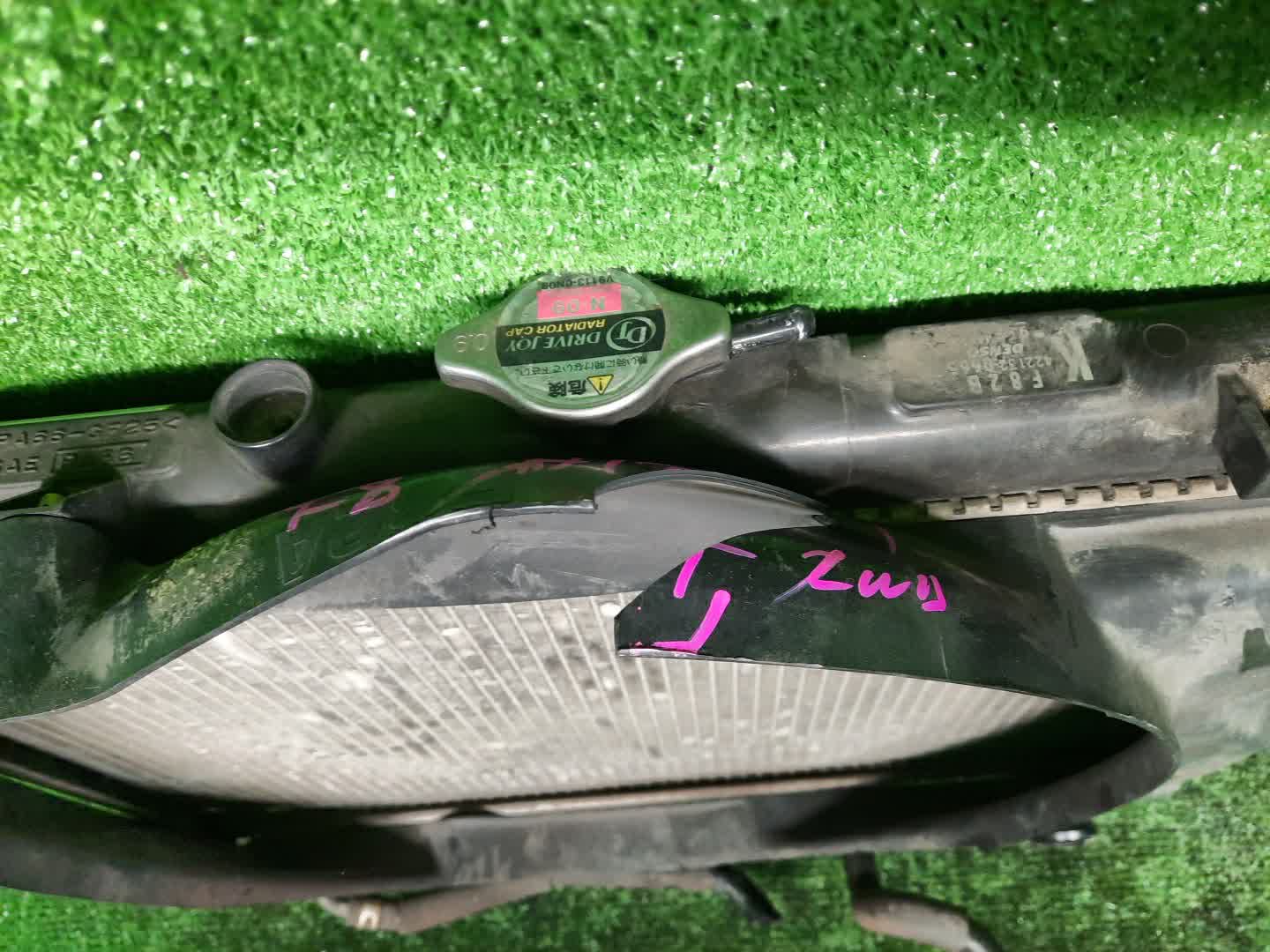 Радиатор основной MAZDA DELICA, BONGO, VANETTE SK82VM, SK82TM, SK82V, SK82T, SK82VN, SK82TN F8 1136 3 ракурс