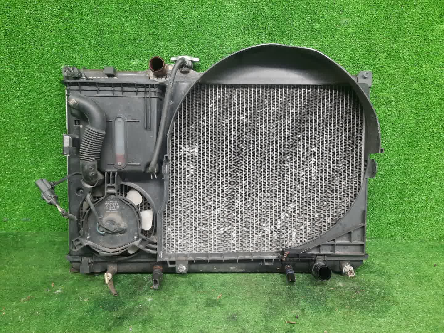 Радиатор основной TOYOTA PROGRES JCG10, JCG11, JCG15 2JZ-GE 1316 1 ракурс Радиатор основной TOYOTA PROGRES JCG10, JCG11, JCG15 2JZ-GE 1316 1 ракурс