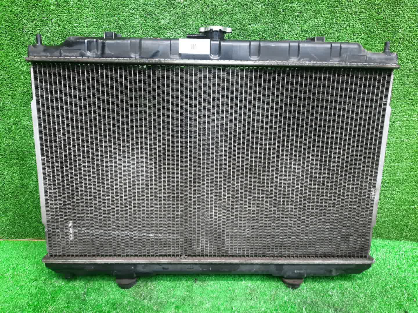 Радиатор основной NISSAN CEFIRO A33 VQ20DE 1440 2 ракурс