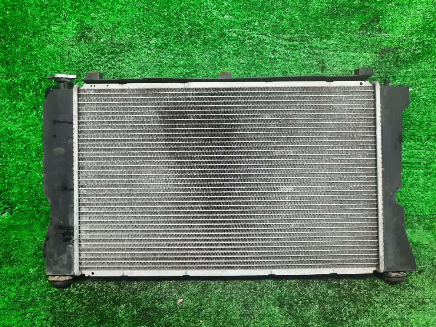 Радиатор основной TOYOTA AVENSIS ZZT251, AZT250, AZT255, AZT251 1AZ-FSE 1600 2 ракурс